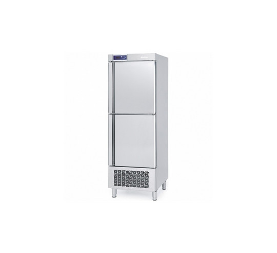 NATIONAL REFRIG. CUPBRD.  69 X 70 2 DOOR